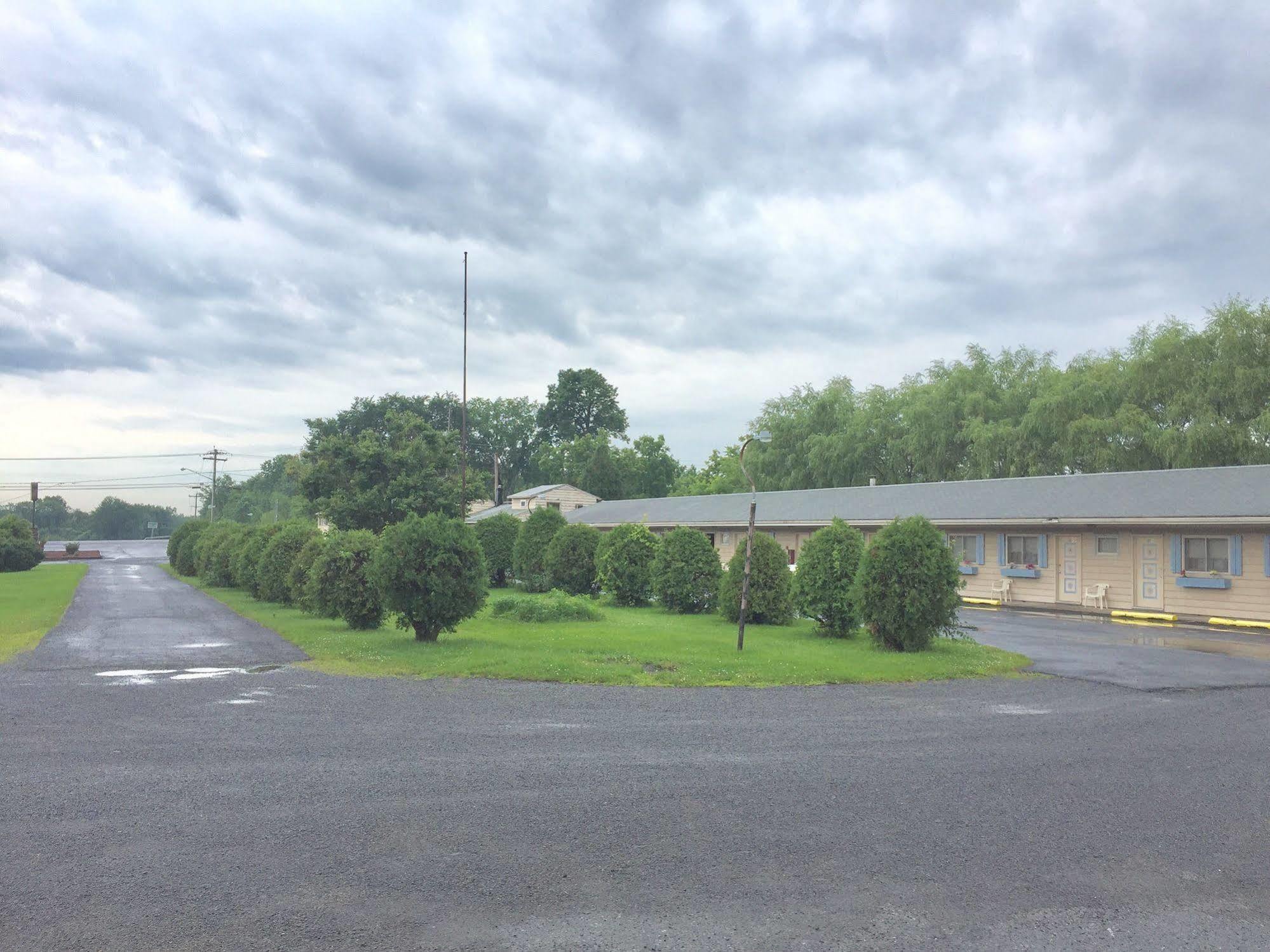 Travel Inn Westmoreland Buitenkant foto